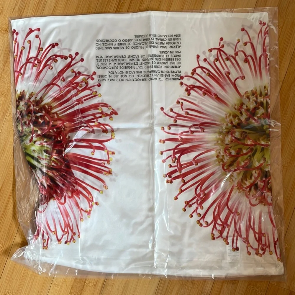 West Elm Clinton Friedman 100% silk pillow covers brand new w tag (Pair)
